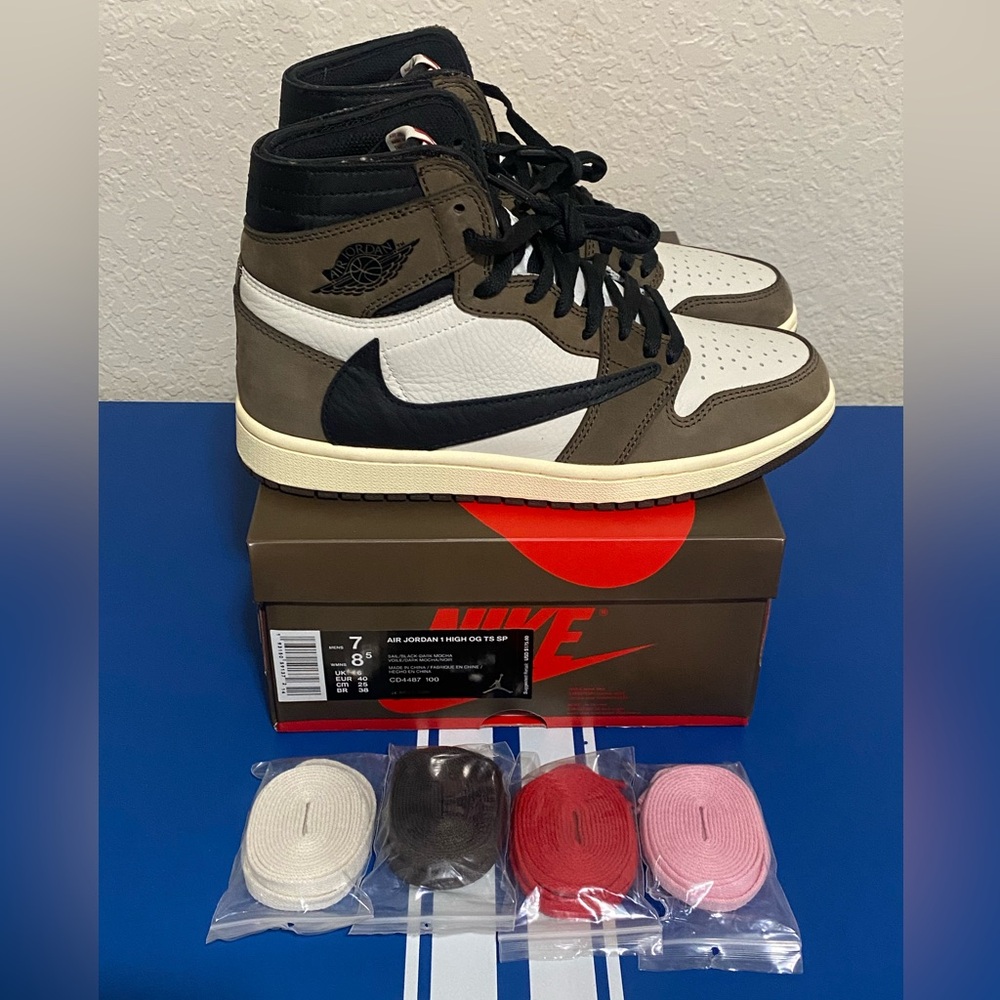 Mens Jordan 1 Retro High Travis Scott sz 7 (worn twice and like new)